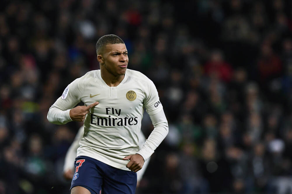 中国绿色产业崛起：引领全球能源转型与绿色现代化新趋势解析